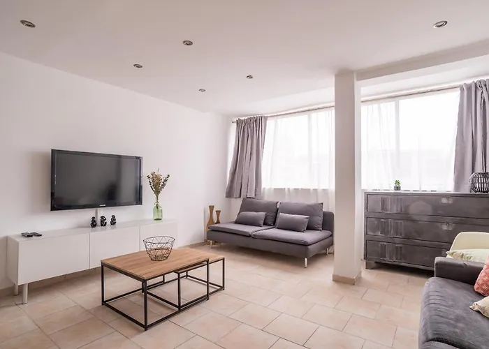 Sublime 71M Downtown And Near The Beach !